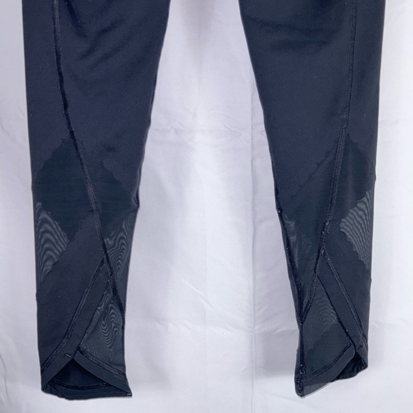 Victoria’s Secret Leggings Knockout Mesh Scalloped Edged Ankle Sports Leggings - Picture 9 of 13